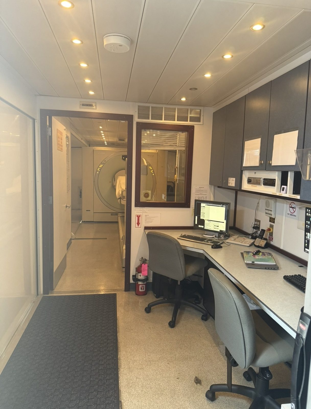 Mobile PET/CT trailer